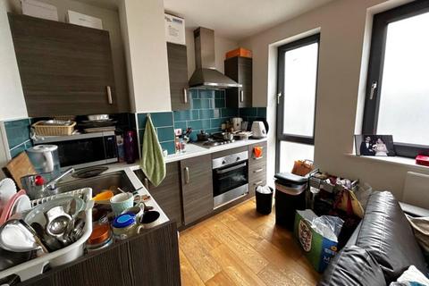 1 bedroom apartment to rent, Chertsey Road, Woking GU21