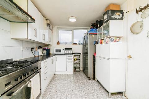 3 bedroom end of terrace house for sale, Eade Road, London N4