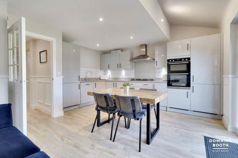 22 Taylor Way, Lichfield, WS13 6US