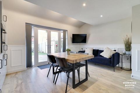 22 Taylor Way, Lichfield, WS13 6US