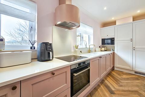 undefined, West End Avenue, Harrogate, HG2