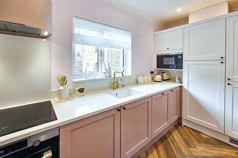 2 bedroom apartment for sale, West End Avenue, Harrogate, HG2