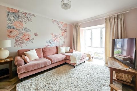 2 bedroom apartment for sale, West End Avenue, Harrogate, HG2