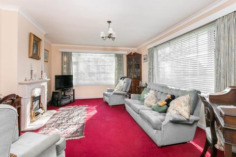 16 Castle Avenue, Hythe, CT21 5HD