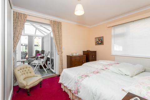 16 Castle Avenue, Hythe, CT21 5HD