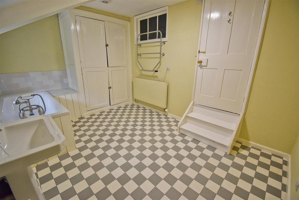 Bathroom 2.1.jpg