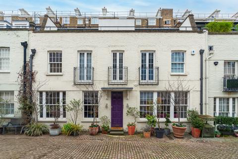 3 bedroom house for sale, Ennismore Mews, London SW7