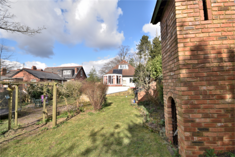 4 bedroom detached house for sale, Lyndhurst Road, Wolverhampton