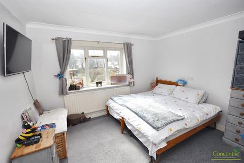4 bedroom detached house for sale, Lyndhurst Road, Wolverhampton