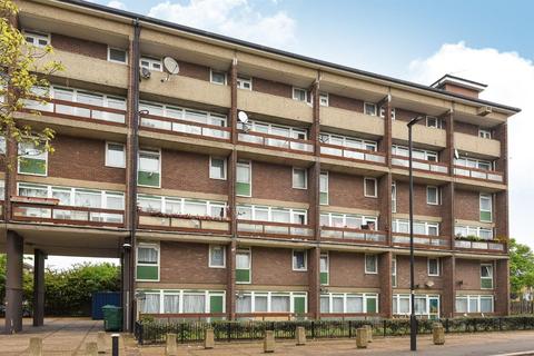 3 bedroom maisonette to rent, Mursell Estate, London SW8