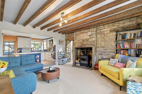 120 Otley Road, Guiseley, Leeds, LS20 8LZ