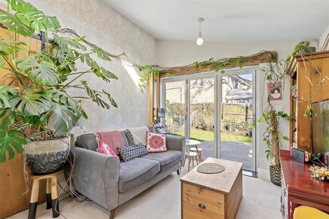 120 Otley Road, Guiseley, Leeds, LS20 8LZ