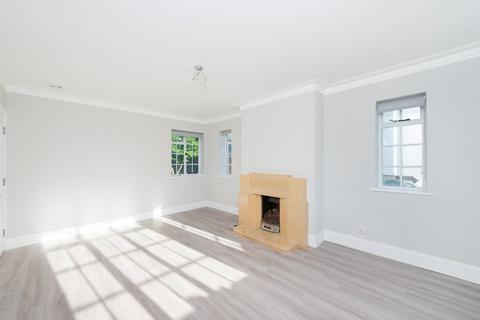 4 bedroom flat for sale, Ealing Village, London W5