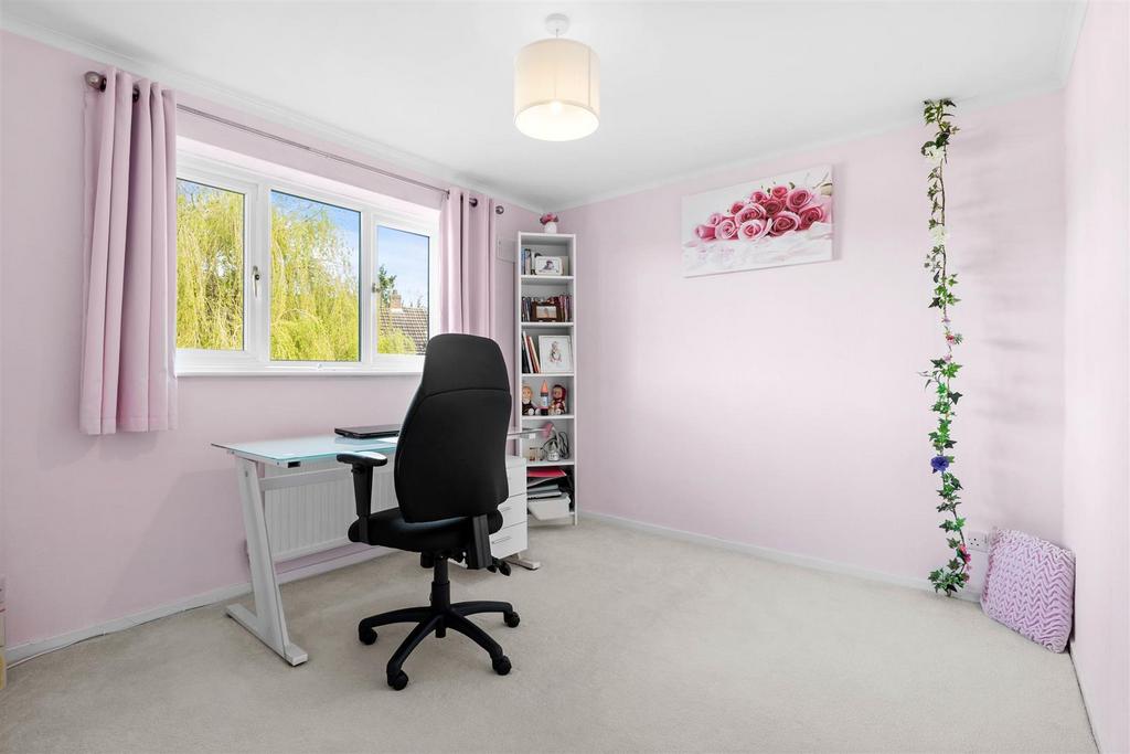 24 Camp Hill Avenue - Bedroom 2.jpg