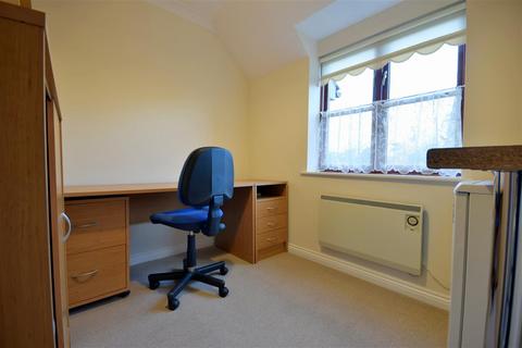 2 bedroom retirement property for sale, Roberts Court, Baddow Road, Chelmsford