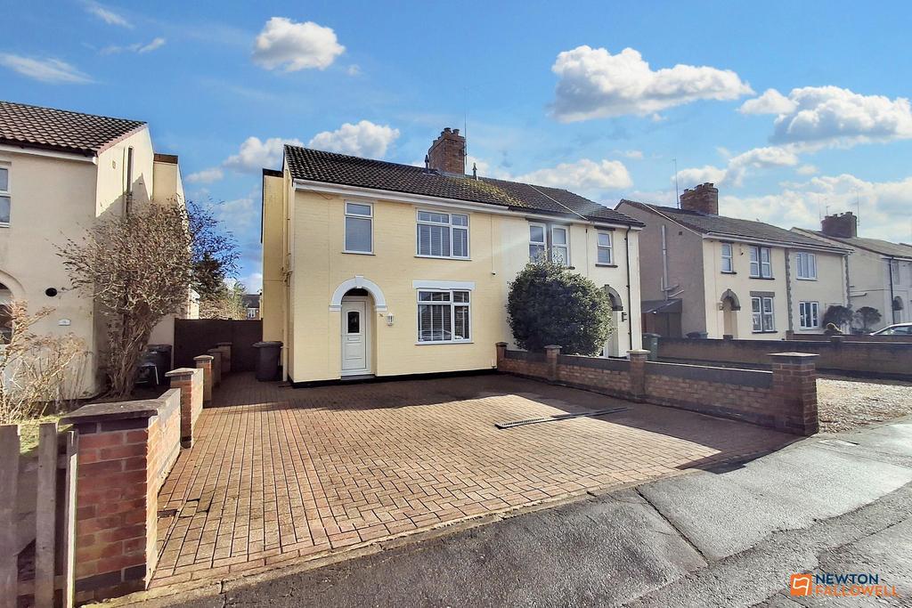 Paston Lane, Walton, Peterborough, PE4 3 bed semi-detached house for ...