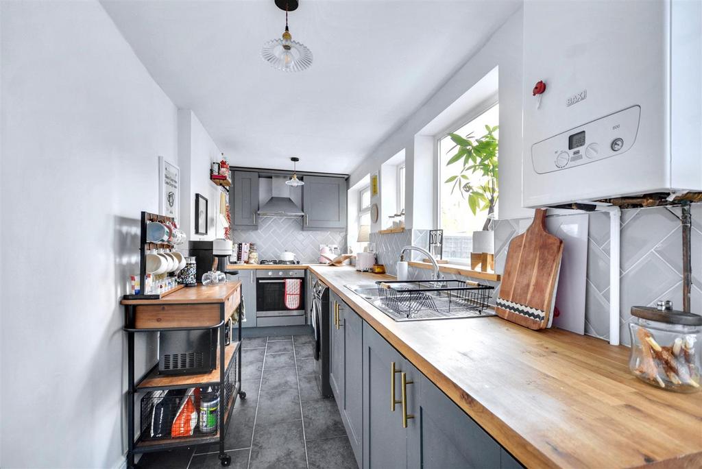Kitchen 1.jpeg