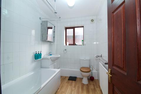 1 bedroom flat for sale, Chartwell Close, Croydon
