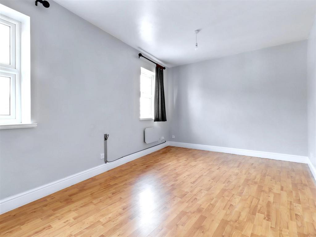 Sitting/dining room