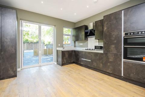 2 bedroom flat to rent, London Road, Twickenham TW1