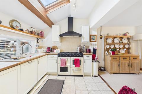 2 bedroom cottage to rent, Dove Lane, Uttoxeter ST14