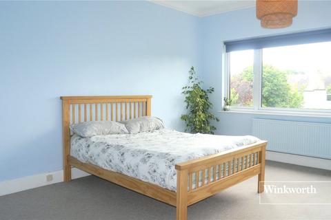 70a Bedford Avenue, Barnet, EN5 2ER