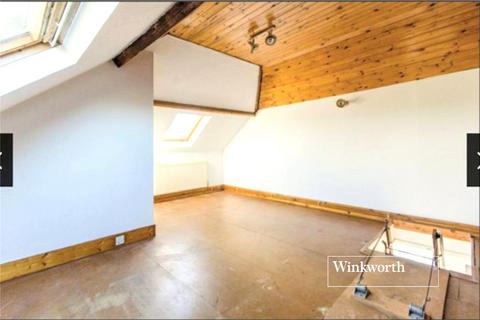 70a Bedford Avenue, Barnet, EN5 2ER