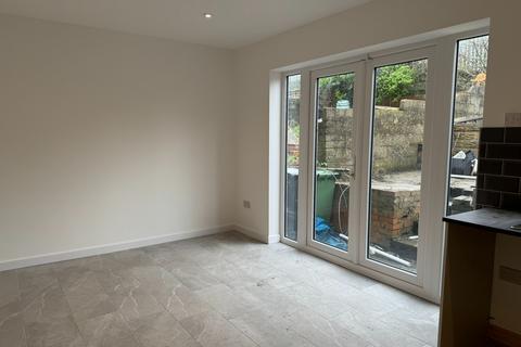 3 bedroom semi-detached house to rent, Ffordd Yr Eglwys, North Cornelly, Bridgend