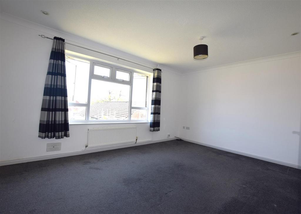 Livingroom 2.JPG