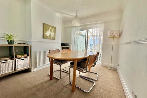 6 David Terrace, Romford, RM3 0XU