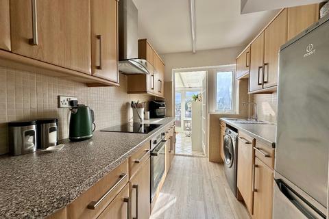 6 David Terrace, Romford, RM3 0XU