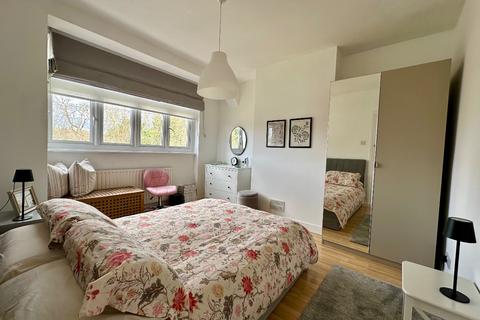 6 David Terrace, Romford, RM3 0XU