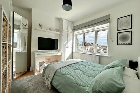 6 David Terrace, Romford, RM3 0XU