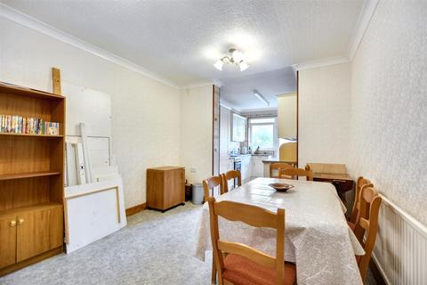 4 bedroom semi-detached house for sale, Lower Road, Beeston