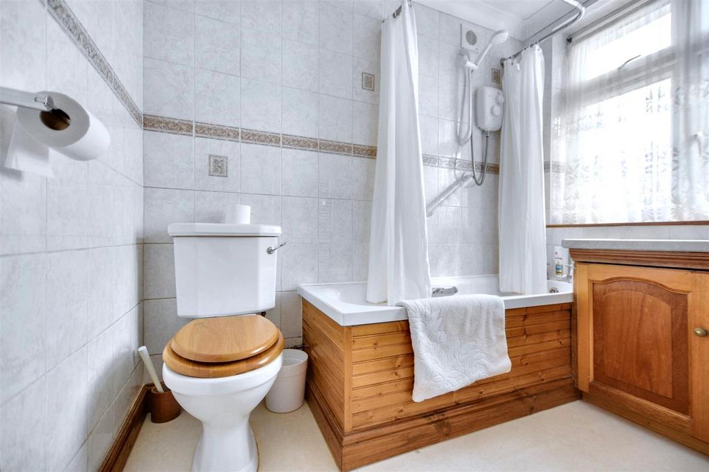 Bathroom 1.jpeg