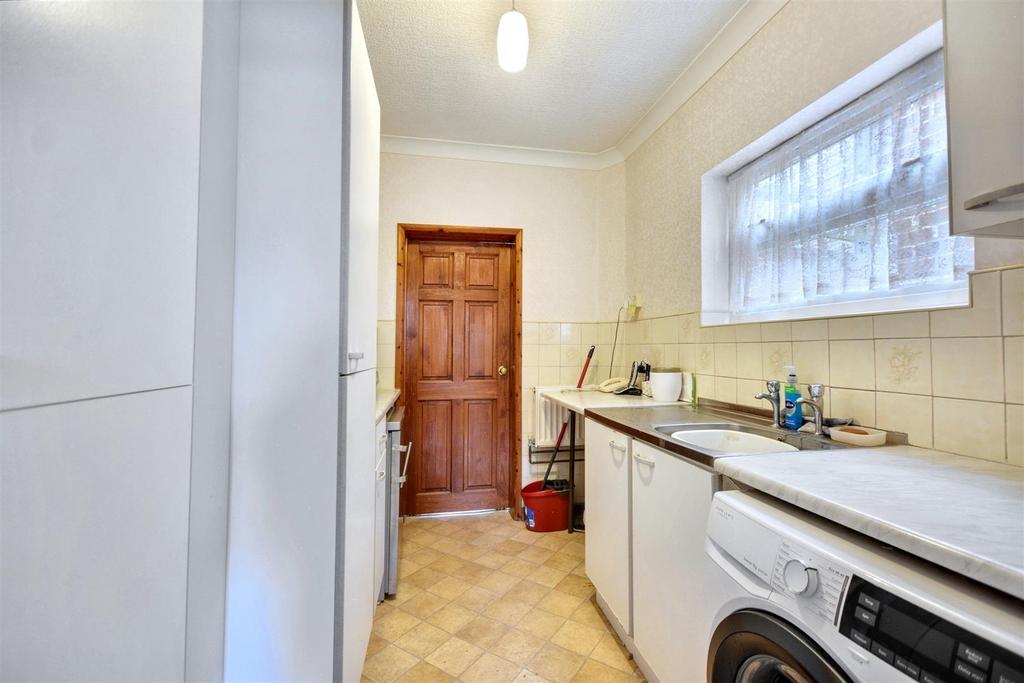 Utility Room 1.jpeg