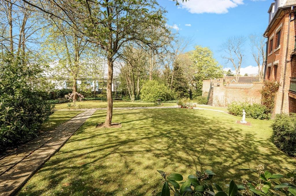 8 Copperfields - Communal Gardens.jpg