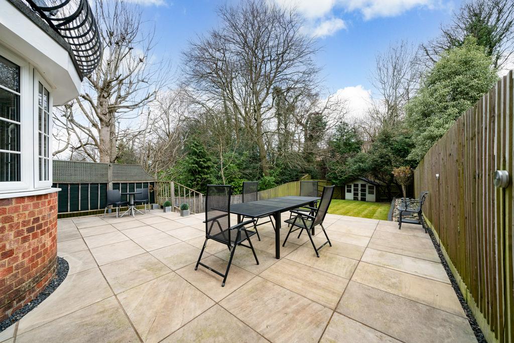 5-Alderley-Court-5
