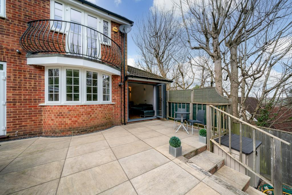 5-Alderley-Court-12