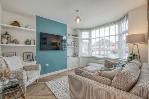 63 Mavis Road, Birmingham, B31 2SB