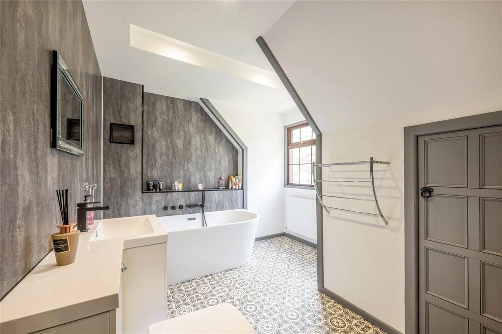 En Suite Bathroom