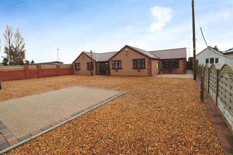 4 bedroom detached bungalow for sale