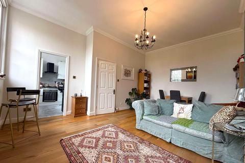 2 bedroom apartment to rent, Marine Gate, Eastney OPTIONAL FURNISHINGS