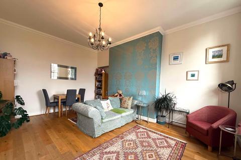 2 bedroom apartment to rent, Marine Gate, Eastney OPTIONAL FURNISHINGS