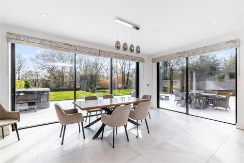 12a Monkshanger, Farnham, GU9 8BU