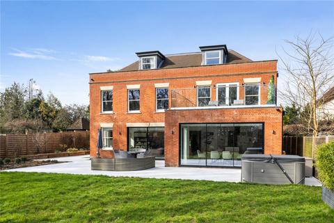 12a Monkshanger, Farnham, GU9 8BU