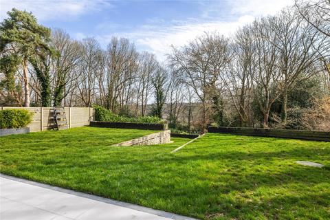 12a Monkshanger, Farnham, GU9 8BU