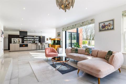 12a Monkshanger, Farnham, GU9 8BU