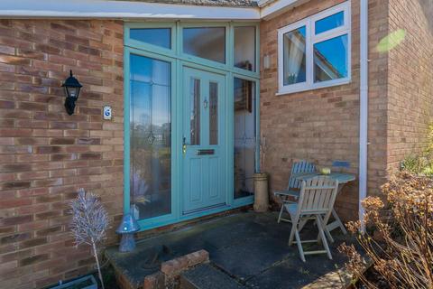 4 bedroom detached bungalow for sale, Alwins Field, Leighton Buzzard, Bedfordshire