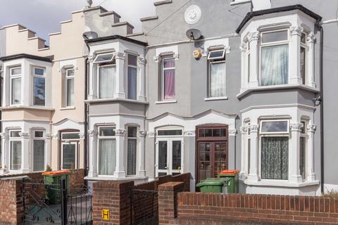 3 bedroom terraced house to rent, Rutland Road, Forest Gate, E7
